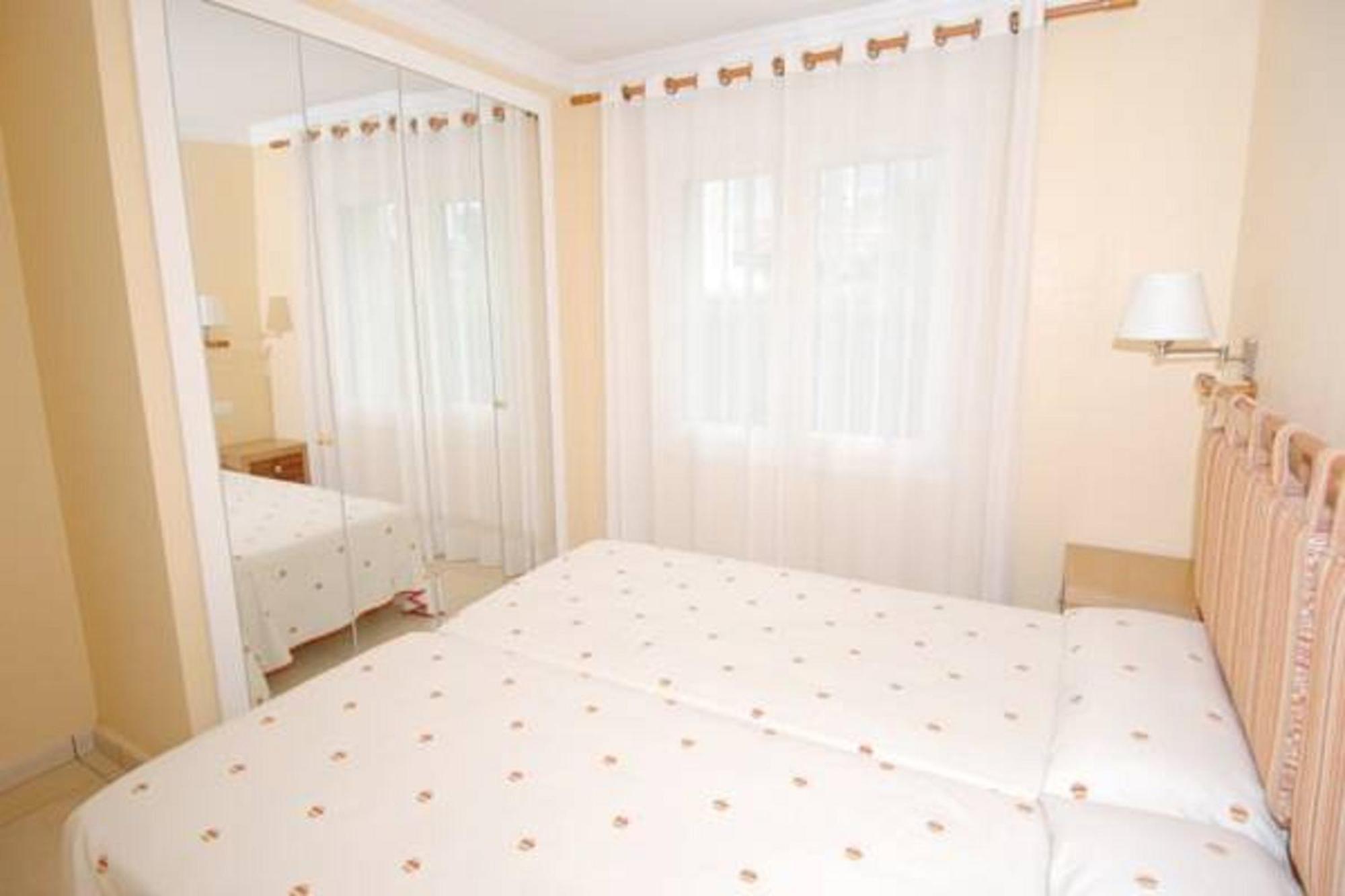 Villa Gaudi Oliva Phòng bức ảnh